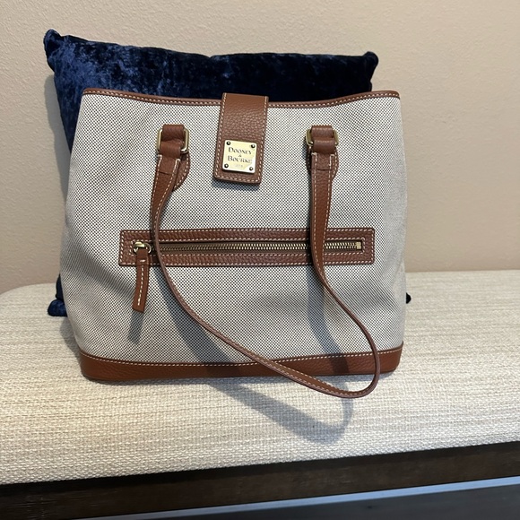 Dooney And Bourke Tote, EUC - Picture 3 of 13